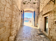 Trogir-city-stone-gate
